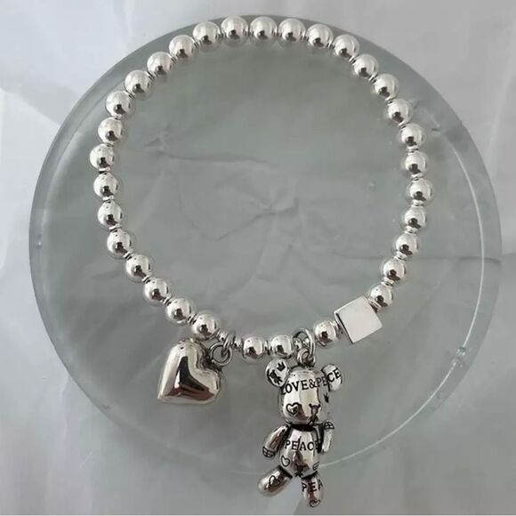 Cute Bear Heart Dangle Bracelet - Picture 2 of 6